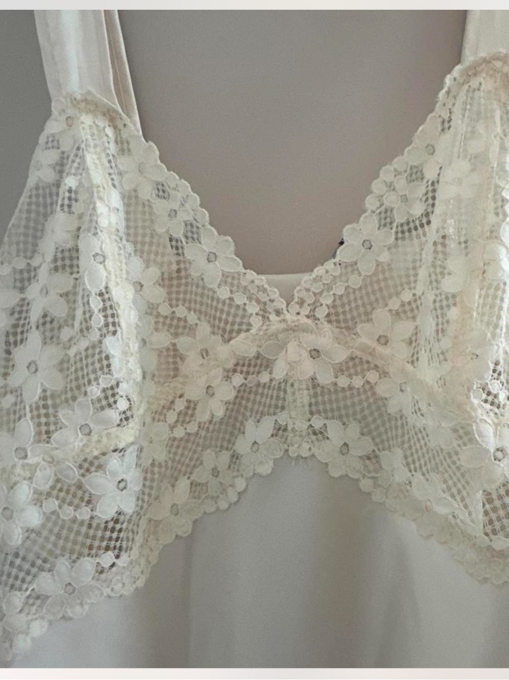 Lioness Ivory Lace-Trim Satin Chemise - Picture 4 of 5